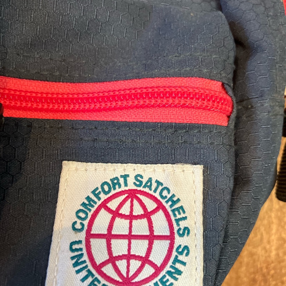 Mini Leash Backpack - Picture 2 of 3